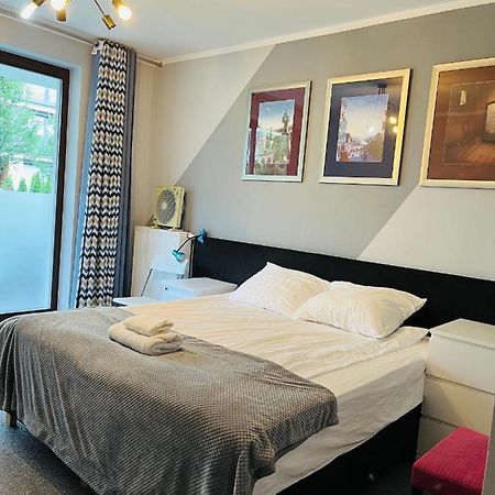 Airport Comfy Guest Home Warschau Buitenkant foto